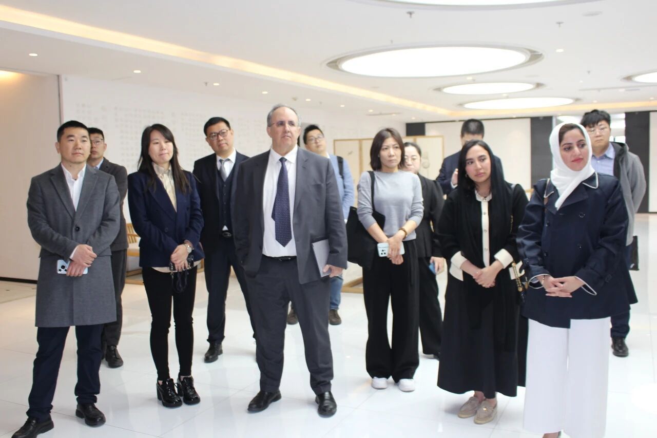 ADIO代表团参观和君上海办公室