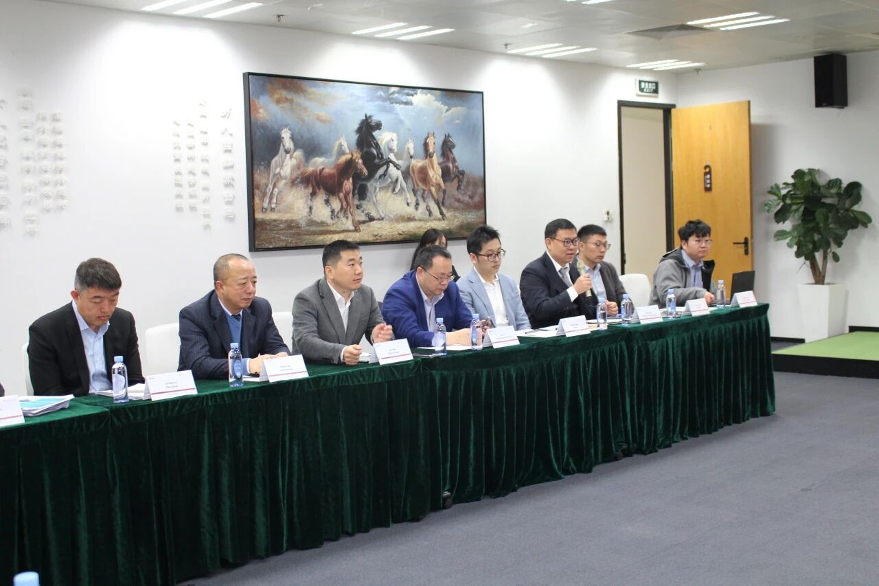 中方企业代表出席座谈