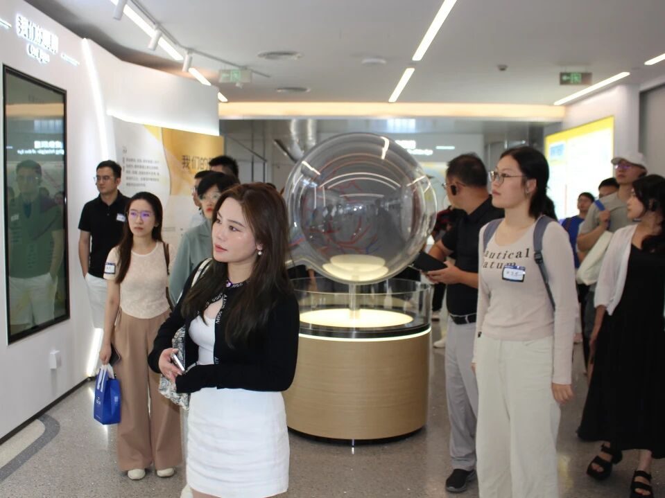 参观医院展厅